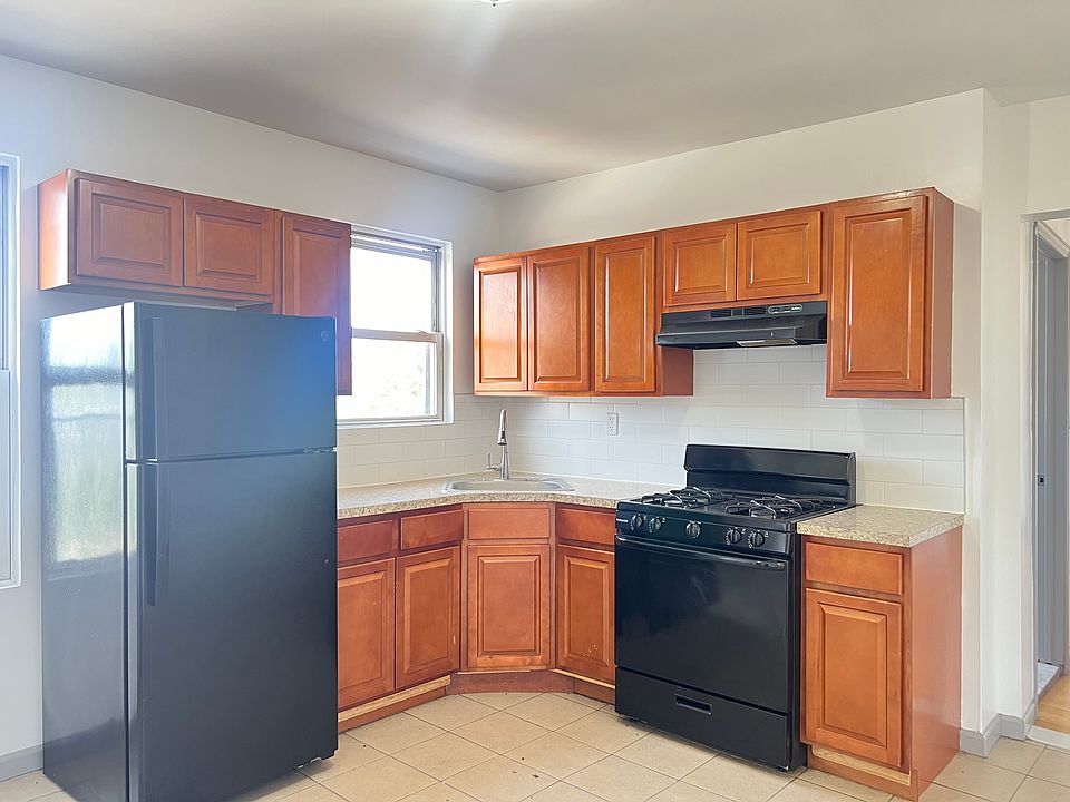 1st image of 69 Hawkins St APT 1