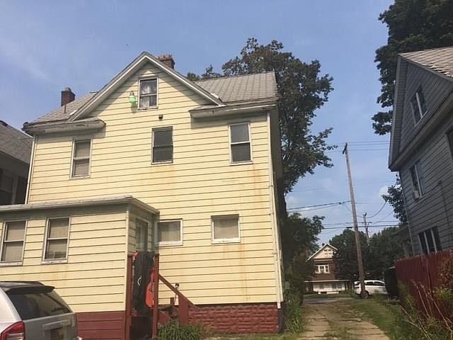 2nd image of 1857 E Lake Rd