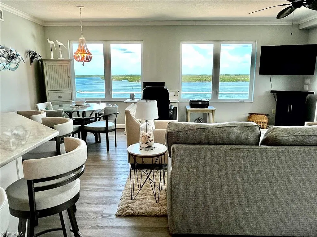Island Beach Club Condo — Photo 1