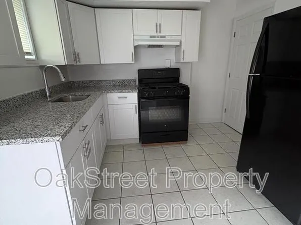3081 Alabama Rd, Camden, NJ 08104