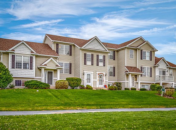 3rd image of 1707 Fieldstone Dr S