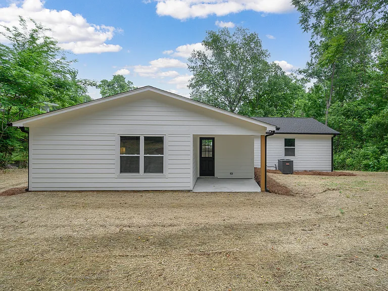 2260 Pine Ln — Photo 35