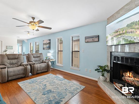 3rd image of 3946 Spinnaker Dr