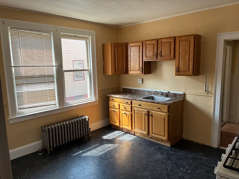 63 Glendale Ave — Photo 5