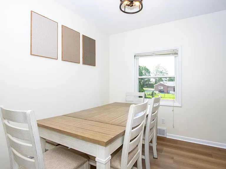 1720 W Hill Dr — Photo 6