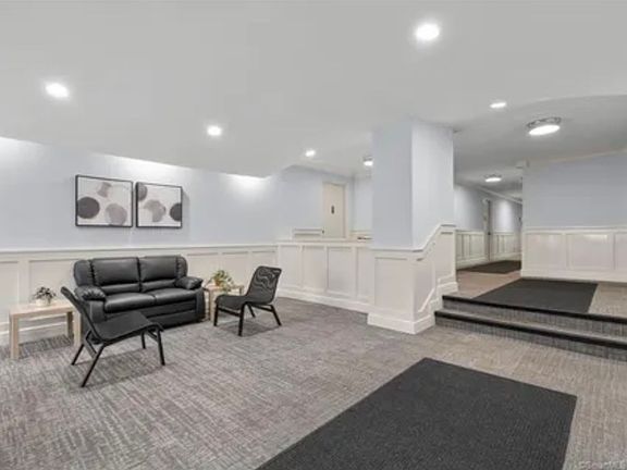 3rd image of 30 Glenbrook Rd