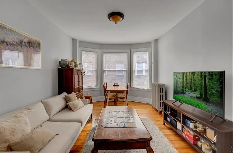 Building Photo - 2208 Girard Ave S #2