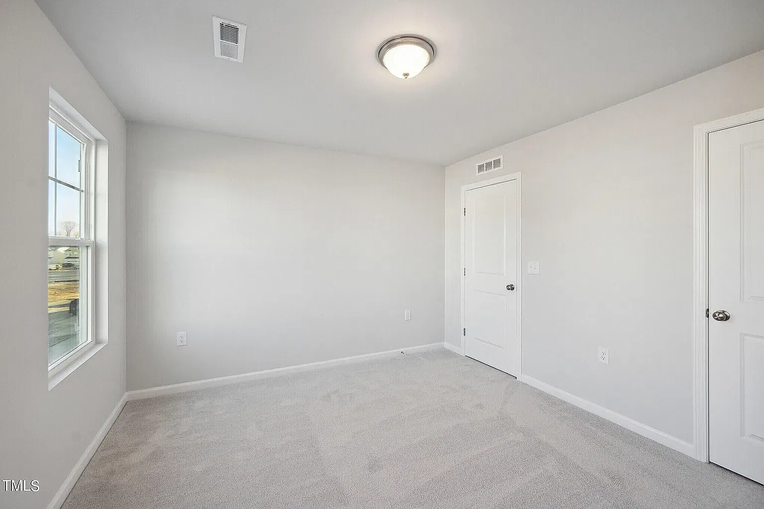 3 bed, 2.5 bath, 1995 sqft, $2,195 — Photo 4