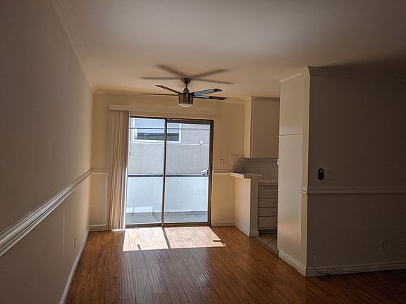5th image of 5726 Camellia Ave #208