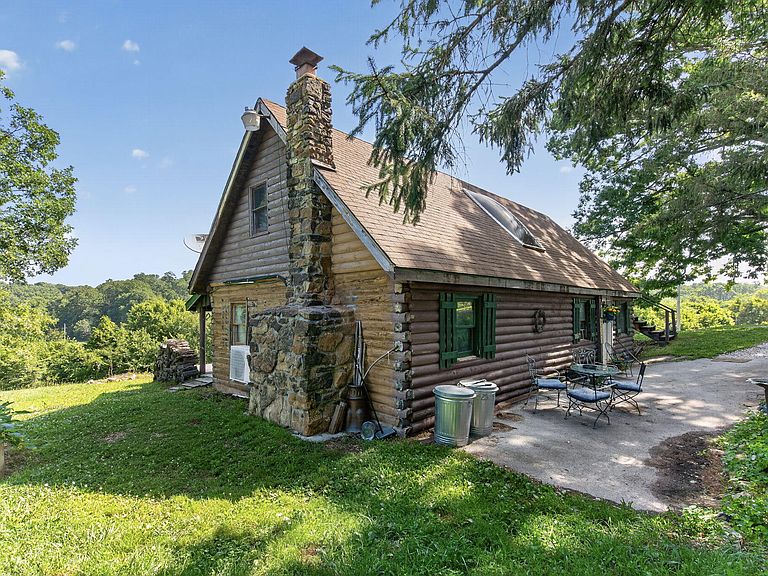 Listing photo 4