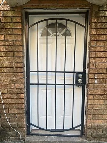 2 bed, 1.5 bath, 840 sqft, $1,195 — Photo 2