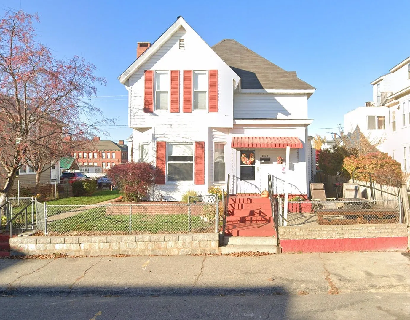 636 Summer St — Photo 1