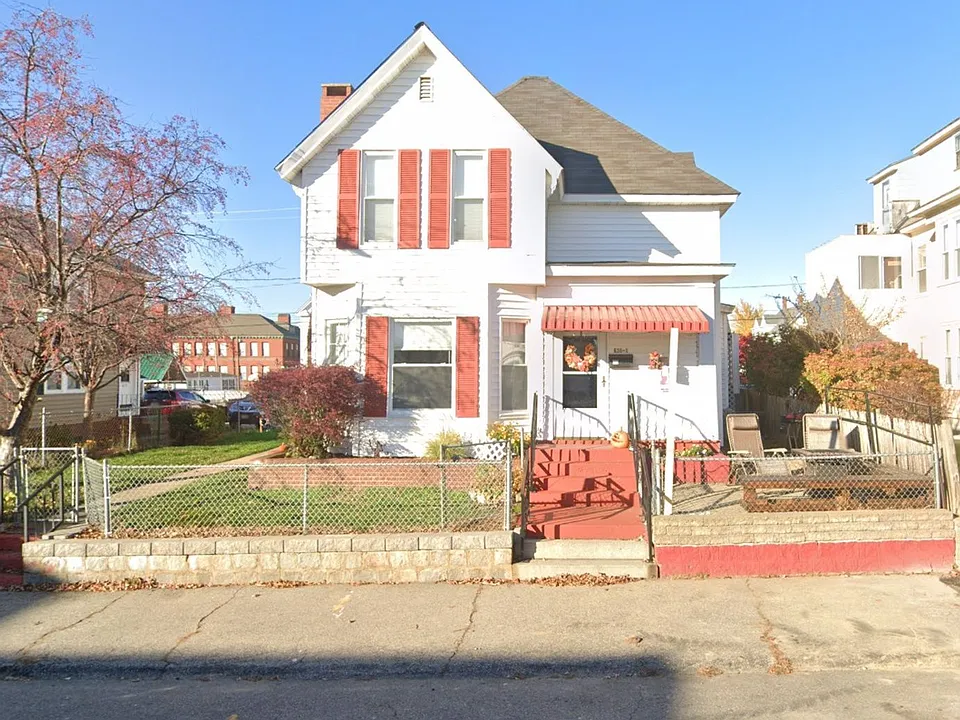 636 Summer St #2