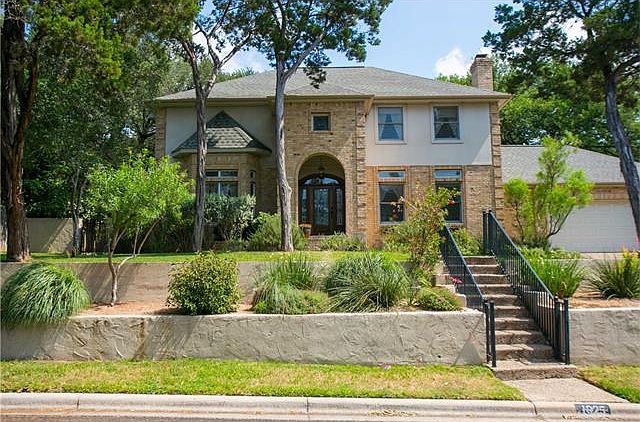 1st image of 1925 Holly Hill Dr