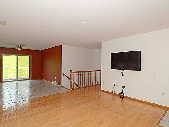 4th image of 9222 Gorst Rd