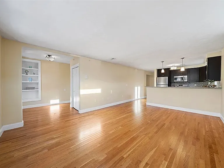 Main Entrance & Living Room