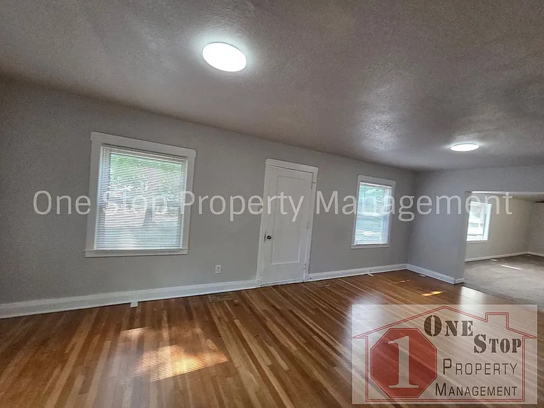 7111 Brooklyn Ave — Photo 3