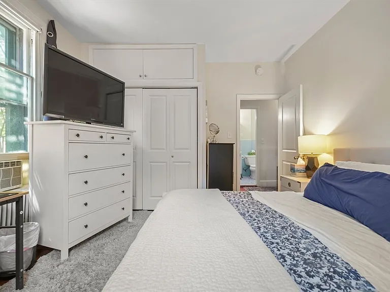14 Gloucester St #3B — Photo 7