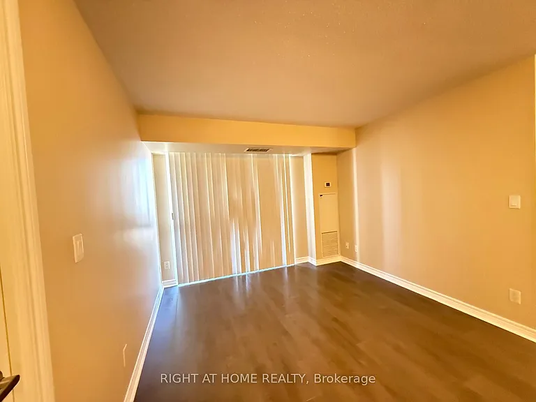 310 Burnhamthorpe Rd W #2101 — Photo 19