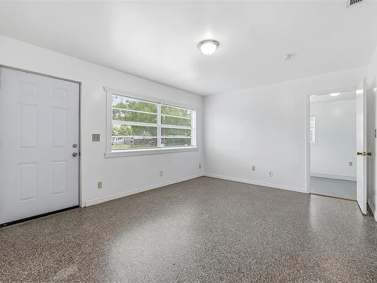 6802 Larmon St — Photo 4