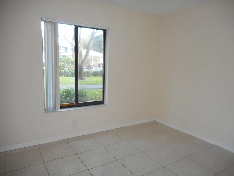 202 Foxtail Dr #F1 — Photo 8