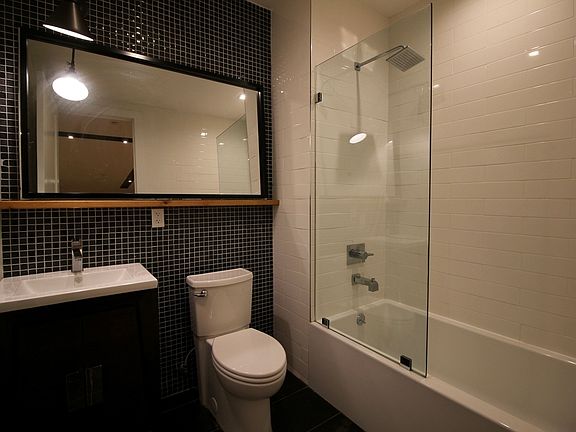 2nd image of 423 Manhattan Ave #3C