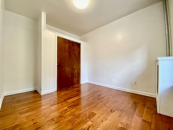 2nd image of 936 Amsterdam Ave #3