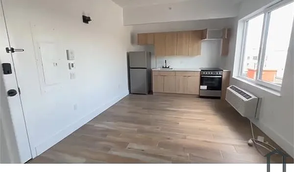 360 E 194th St #6D — Photo 2