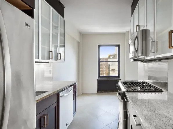56 7th Avenue image 1 of 12