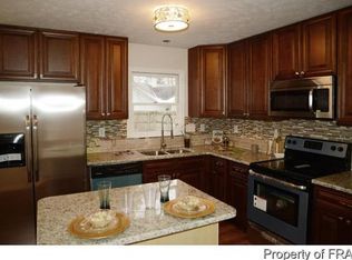 5624 Walkabout Rd, Hope Mills, NC 28348