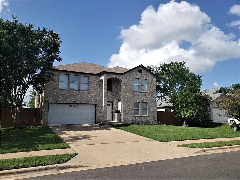 2960 S Donnell Dr — Photo 2