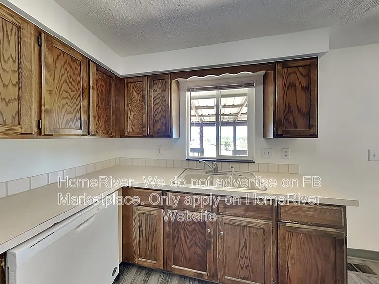 4708 S Glenrose Rd — Photo 8