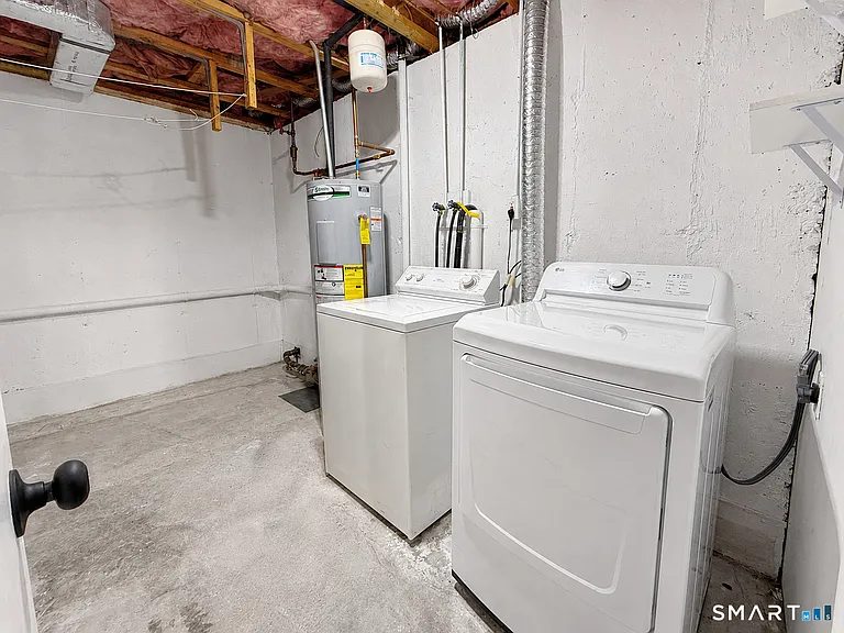 594 E Center St #H — Photo 12