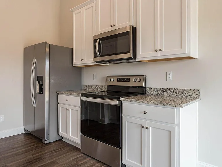 460 Legacy Dr — Photo 5