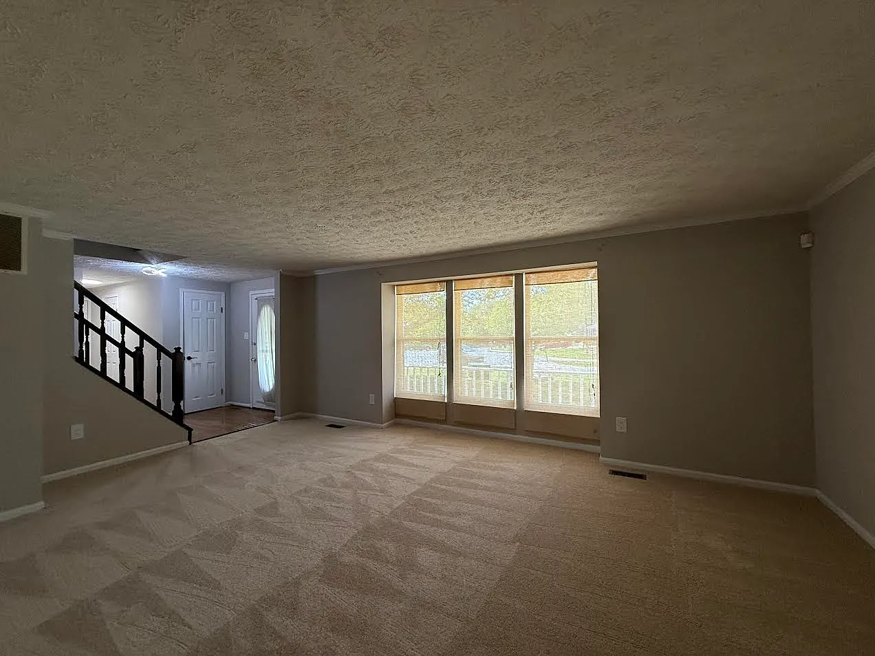 4 bed, 1872 sqft, $3,900 — Photo 3