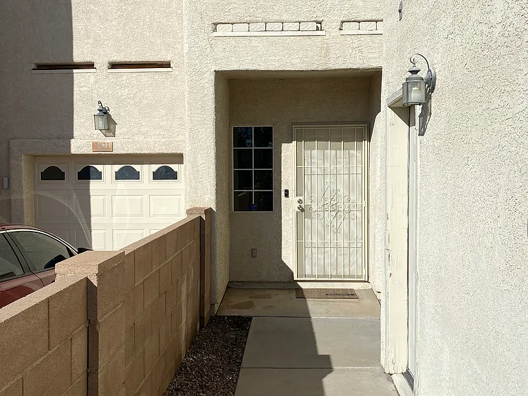 2827 E Vespers Pl — Photo 2
