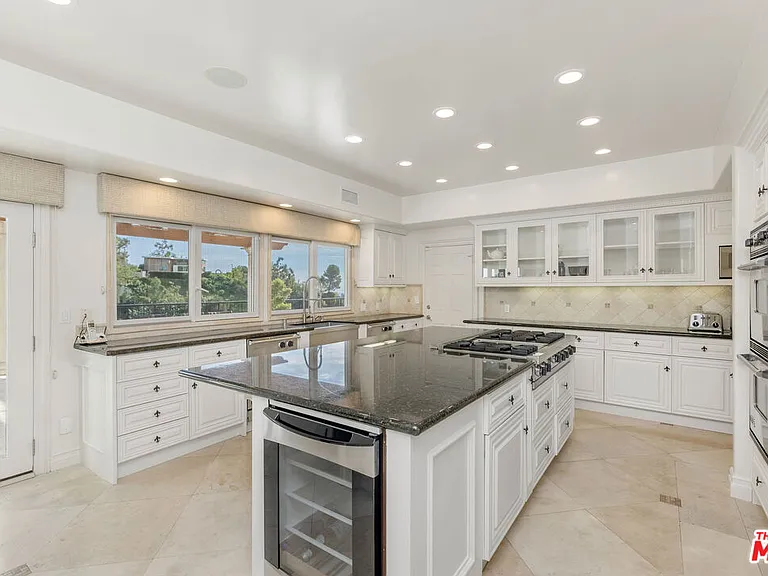 1922 Bel Air Rd — Photo 14