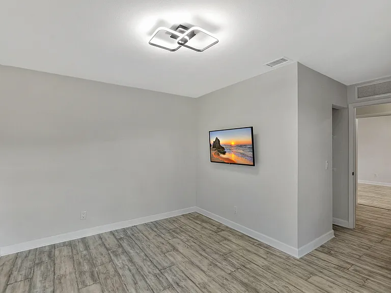 3530 E Gardens East Dr #B — Photo 28