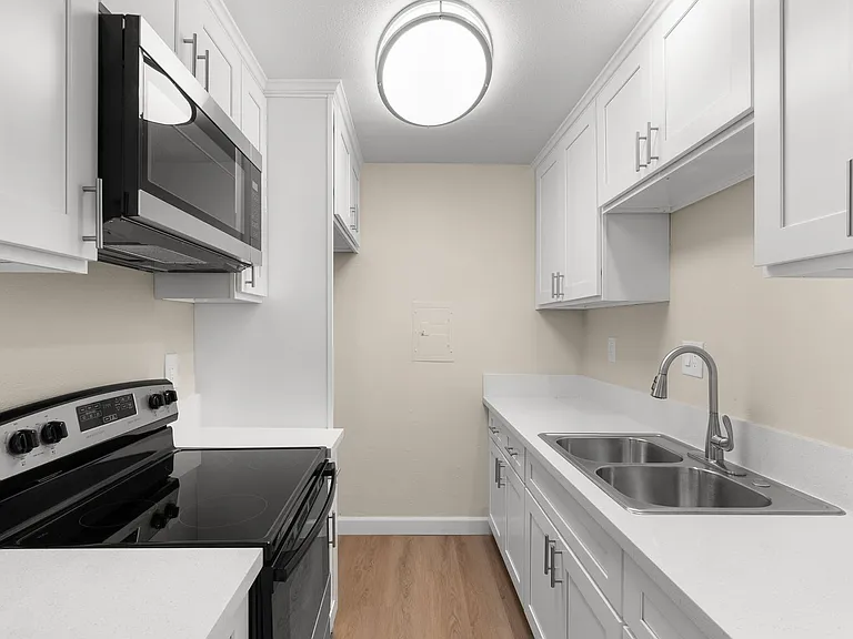 MAGNOLIA WEST APARTMENTS- RIVERSIDE, CA — Photo 72