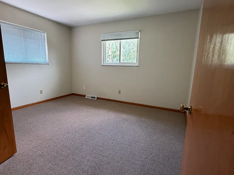 29245 Hufford Rd #5 — Photo 4