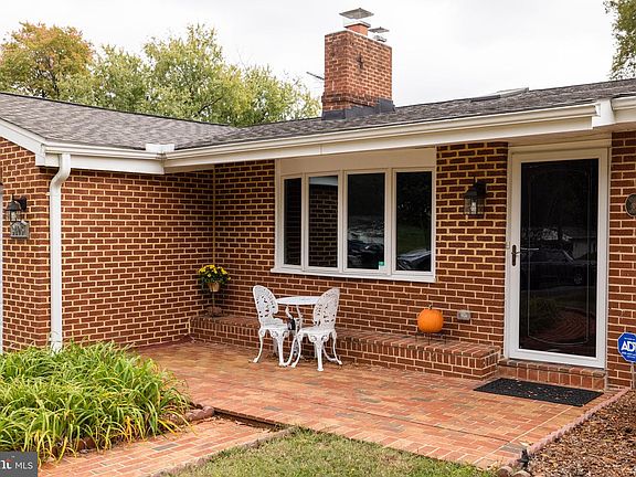 2nd image of 3405 Sunny View Dr