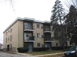 1285 E Washington St APT 3, Des Plaines, IL 60016