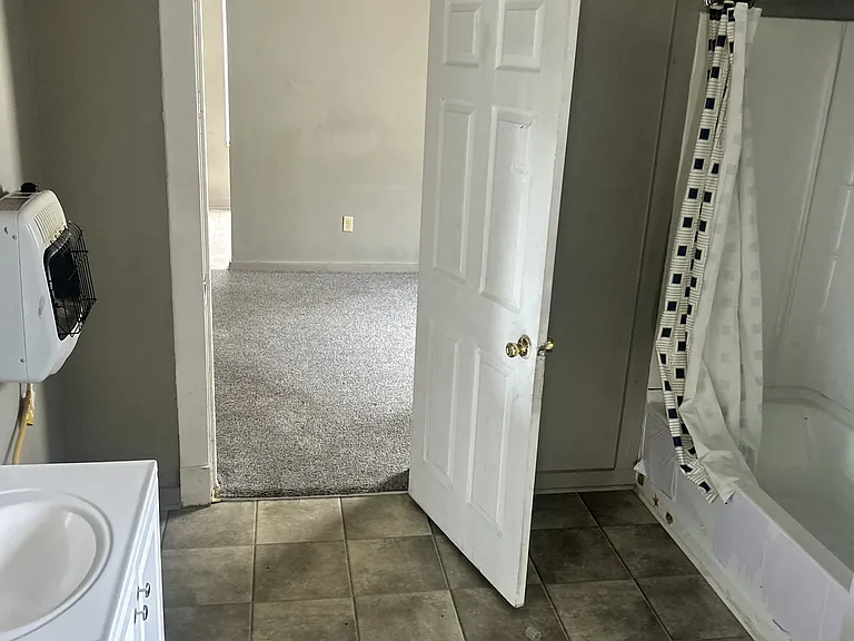 1409 S Martin St #B — Photo 6