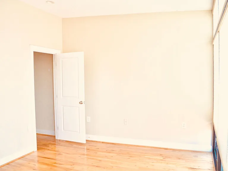 1419 Girard St NW #4 — Photo 8