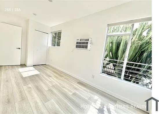 318 S Mariposa Ave #12A — Photo 3