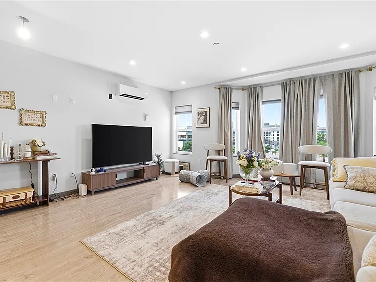 145 Newbury Ave #15 — Photo 8
