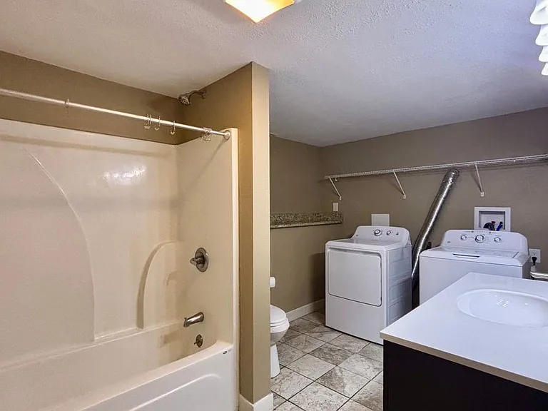 626 W Main St #2 — Photo 5