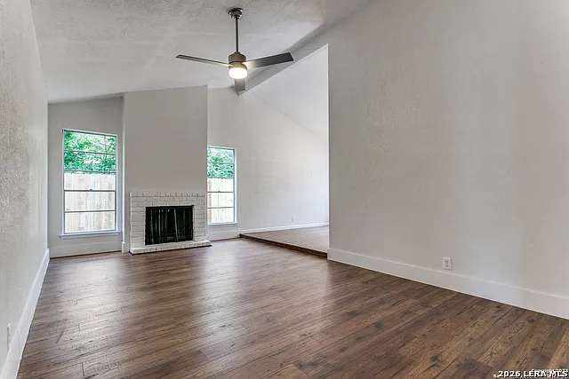8214 Banbury Dr — Photo 4