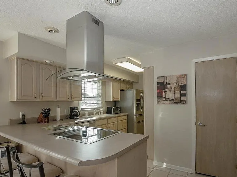 102 Rebeccas Ln — Photo 7