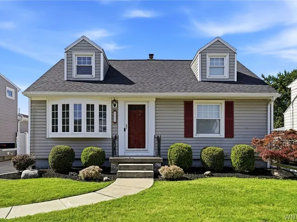 212 Treadwell Rd, Tonawanda, NY 14150